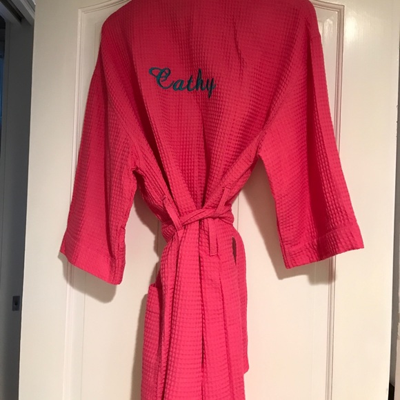 Robe - Picture 2 of 2
